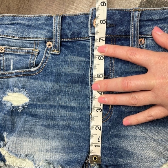 American Eagle Distressed Button Fly Hi-Rise Shortie 00 - Picture 10 of 12